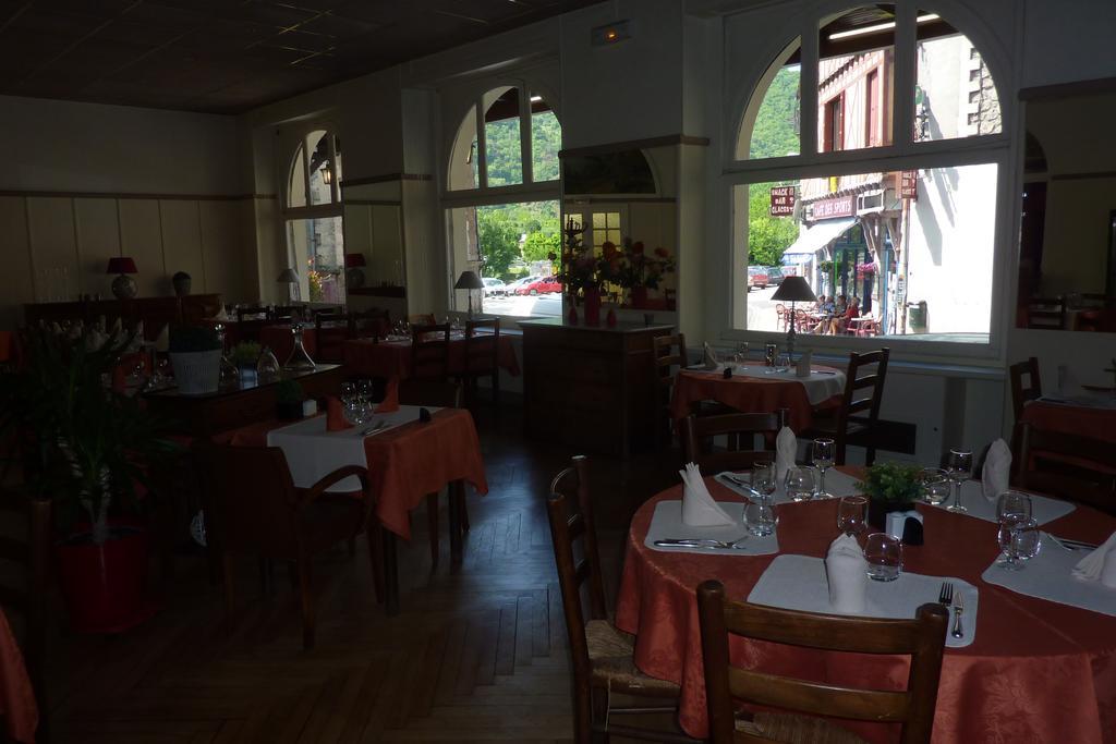 Hotel Du Lion D'Or Entraygues-sur-Truyere Ngoại thất bức ảnh