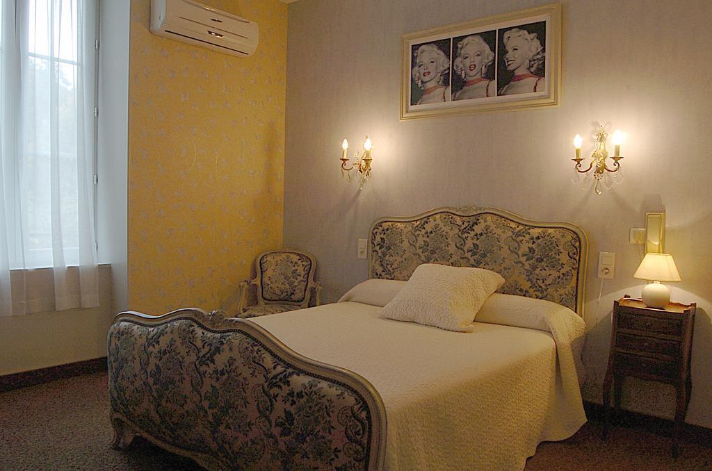 Hotel Du Lion D'Or Entraygues-sur-Truyere Phòng bức ảnh