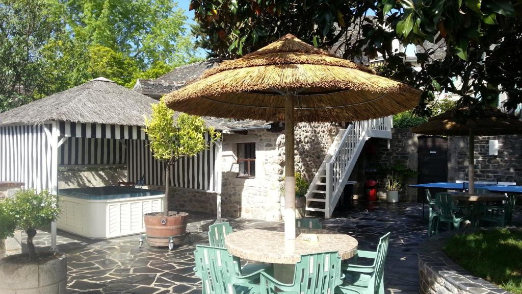 Hotel Du Lion D'Or Entraygues-sur-Truyere Phòng bức ảnh